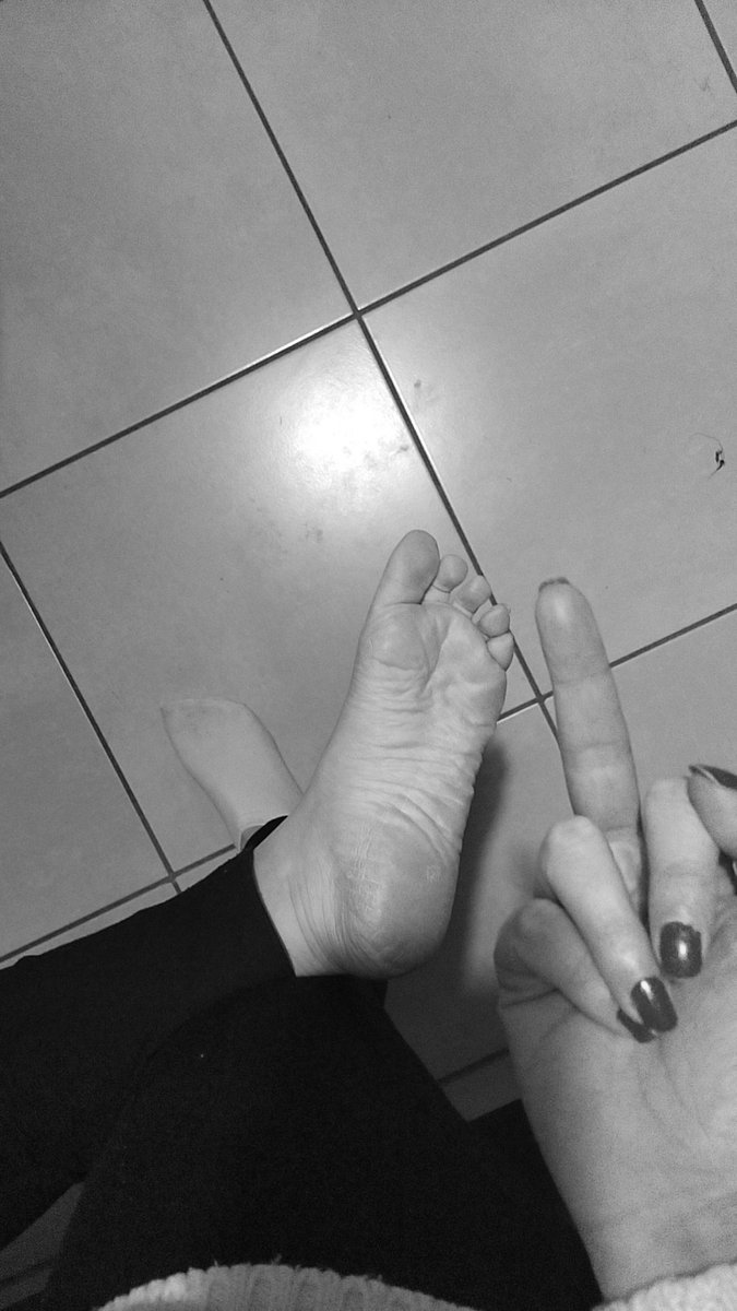 Tu crois vraiment que j'en ai quelque chose à foutre de toi ? Et bien NON . Je te grille le cerveau et je t'utilise jusqu'à temps que je me lasse, après t'avoir pris toute ta tune biensur. LOOSER #findom #moneyslave #Fetichiste #moneymiss #soumis #rtslave @AlphaPromoSub <a href="/AntoRT34/">Rt fr feet bac à glaires</a>