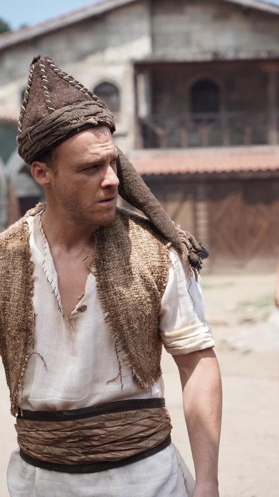 Io poi vivo nell' attesa di vedere tutti i copricapi che sarà capace di portare 😂😂😂😂 
#ŞımarıkInItalia