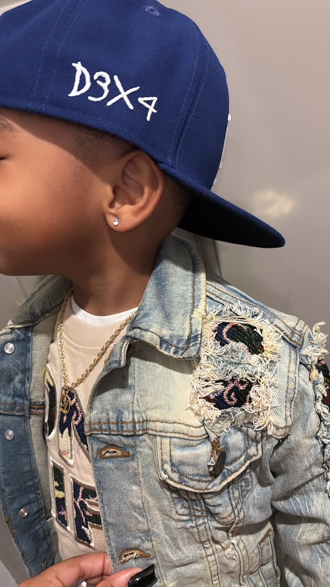 _deamz's tweet photo. 4 YEARS? really 🥺 I can't do nothing but say thank you! THANK YOU SON for everything!!!!!! 🖤 let's hit the road jack!

HAPPY BIRTHDAY SON🥳 https://t.co/uVnw7OiSva