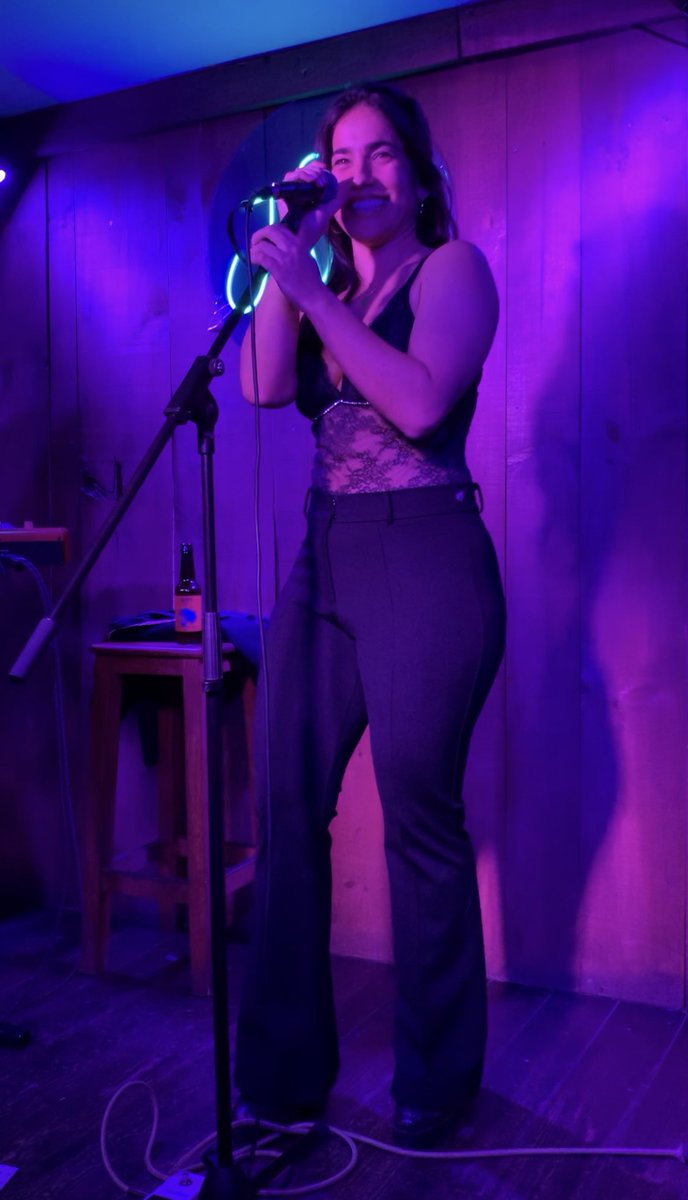 Y ayer terminé esta gira tan bonita, te voy a echar muchísimo de menos <a href="/itsjuliamedina/">Julia Medina</a> 
Eternamente agradecida❤️‍🩹