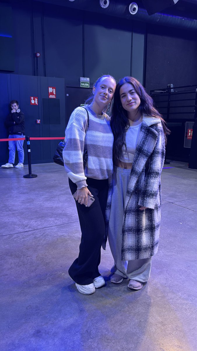 paulaaa_mlsb_'s tweet photo. Y ayer terminé esta gira tan bonita, te voy a echar muchísimo de menos @itsjuliamedina 
Eternamente agradecida❤️‍🩹 https://t.co/cEah9c3h8I