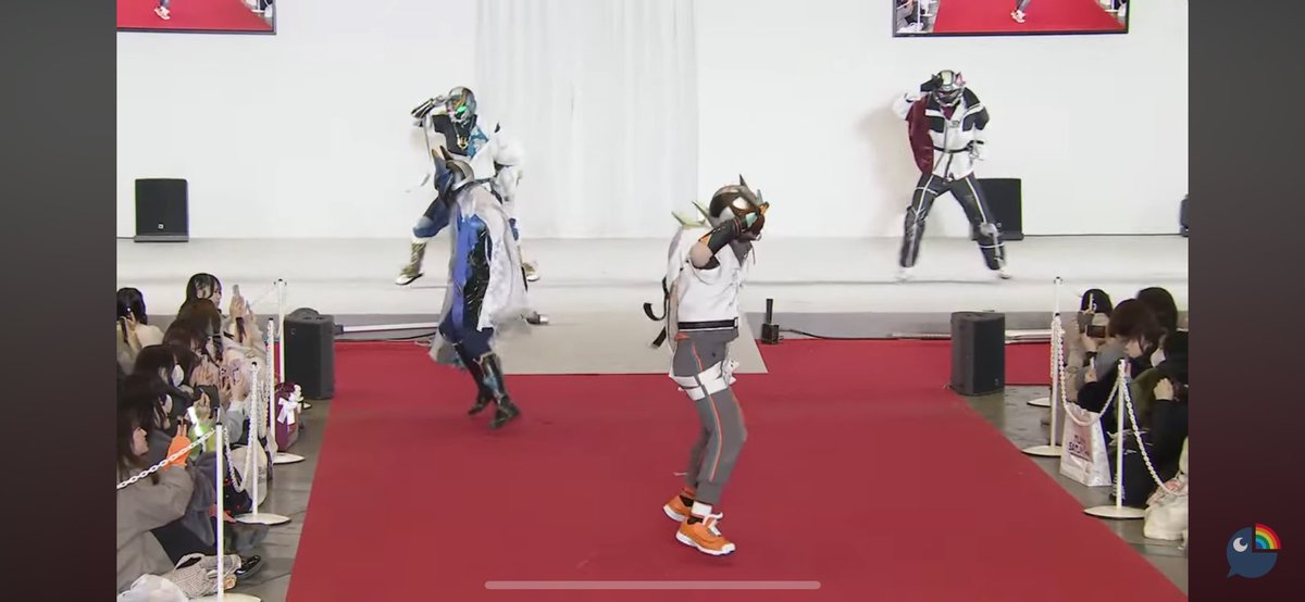 monora314's tweet photo. ヒーローショーDAY3の宇佐美くんのダンス好きな所 レスキュー！の所で首左右に傾げながらなのキュートすぎ サビ前撃つやつ、この日通路だったから左右選べなくて両手なの宇佐美くんらしさ出てて解像度たか… Aの所メチャぴょんぴょんしてて可愛い 終盤で全員ステージ向かう時どっしり歩いてるの良すぎ https://t.co/RMDlguGqkB