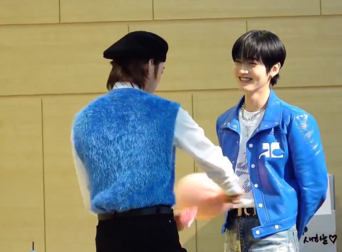 oh my god seungjun’s face i’m gonna 🚀