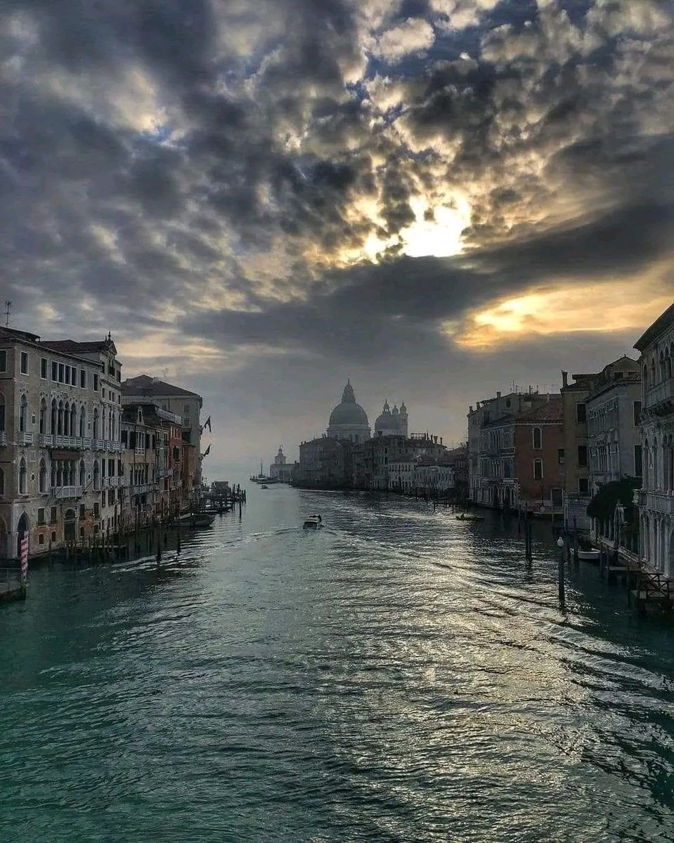 [ صُنْعَ الله الَّذِي أَتْقَنَ كُلَّ شَيْءٍ ].