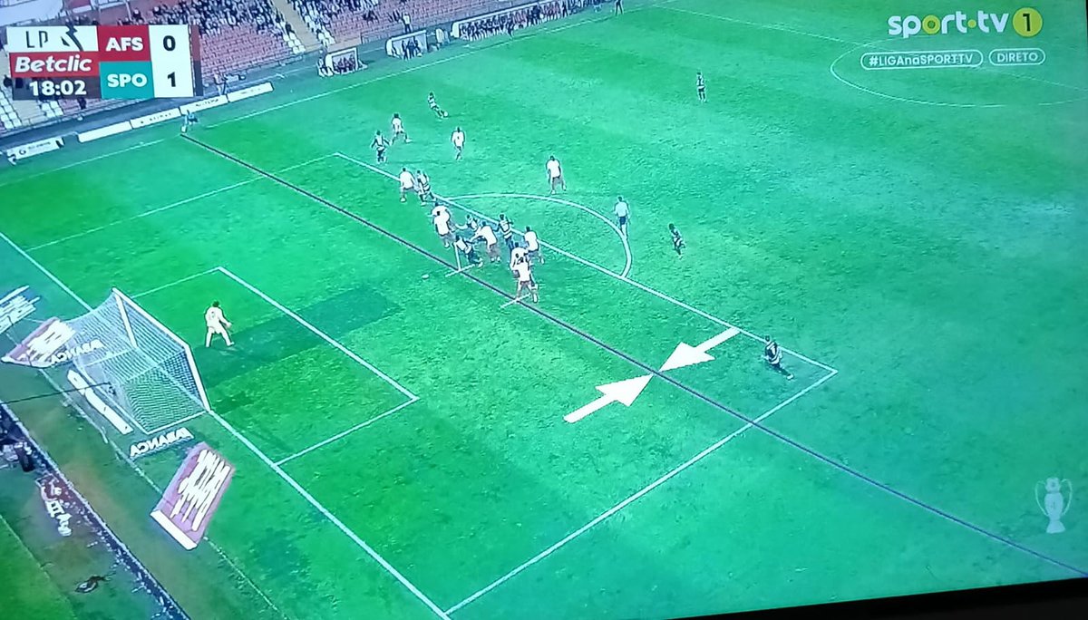 🚨 6 cm em jogo, segundo as linhas do VAR 🚨