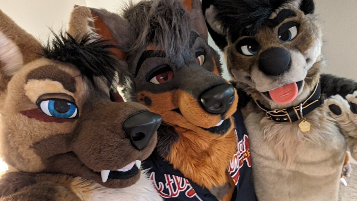 3 good boys 

<a href="/RenoDobie/">Reno 🏜🎂</a> <a href="/WhatTheHush/">𝙝𝙪𝙨𝙝</a>