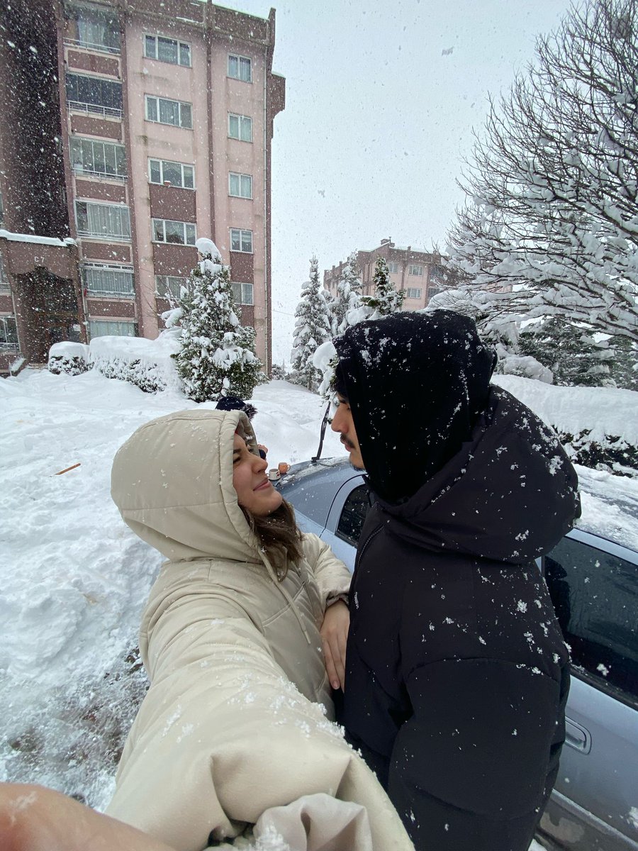 eylemavilii's tweet photo. kar geldi yar zaten hep kalbimde ❄️���� https://t.co/8sWjzSpBw9