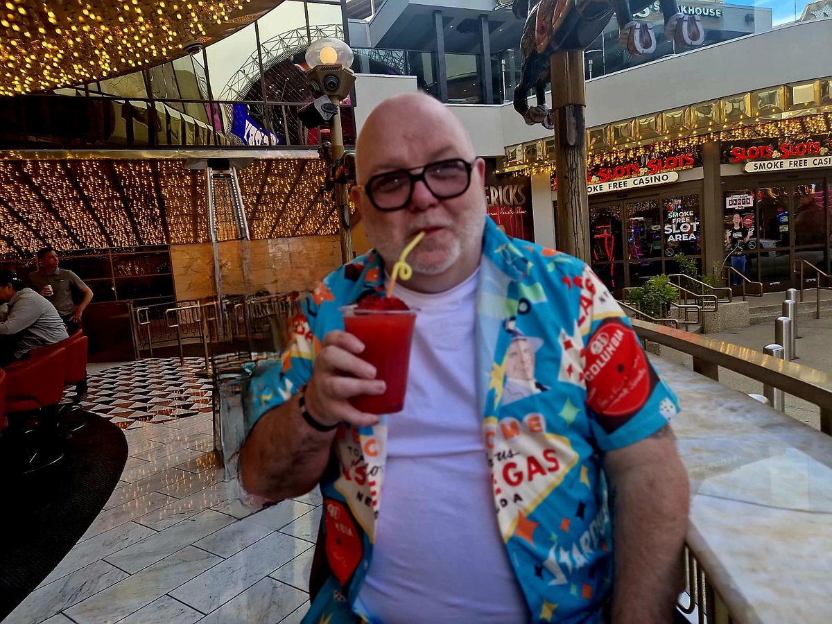 RaymieFitz's tweet image. Great few days in Vegas. Arrived home just in time for the good news from Ibrox 🫶🏼