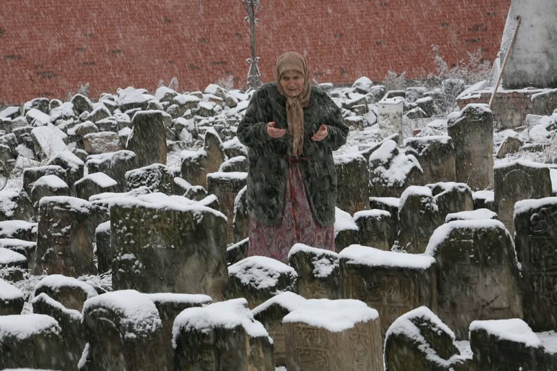 Ниже предоставляю рассказ, написанный мной со слов матери к 65-летию депортации моего народа. Возможно этот рассказ кто-то уже читал. Но в этот трагический день для моего народа мне хочется снова выставить на обозрение воспоминания моей матери. М. Садулаев
bessmertnybarak.ru/article/ispove…