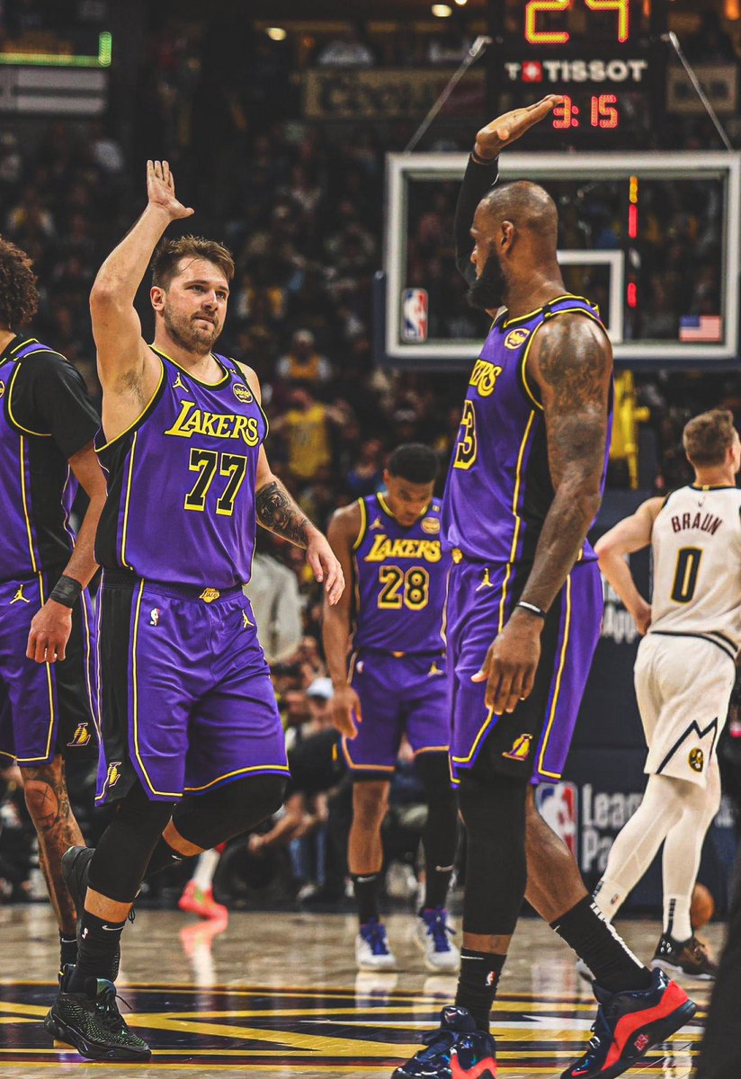 Lakers are #1 in scoring and #1 in defense in their last 17 games