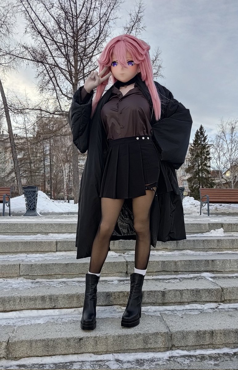 Today your Miko will boast of another beautiful photo from a winter walk😁
#kigurumi #着ぐるみ