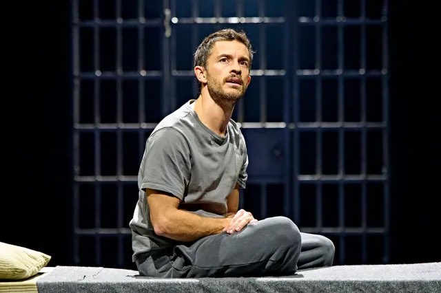 yeahyeahElen's tweet photo. For context: I’d just watched him as Richard II https://t.co/eR0LpC5FYw
