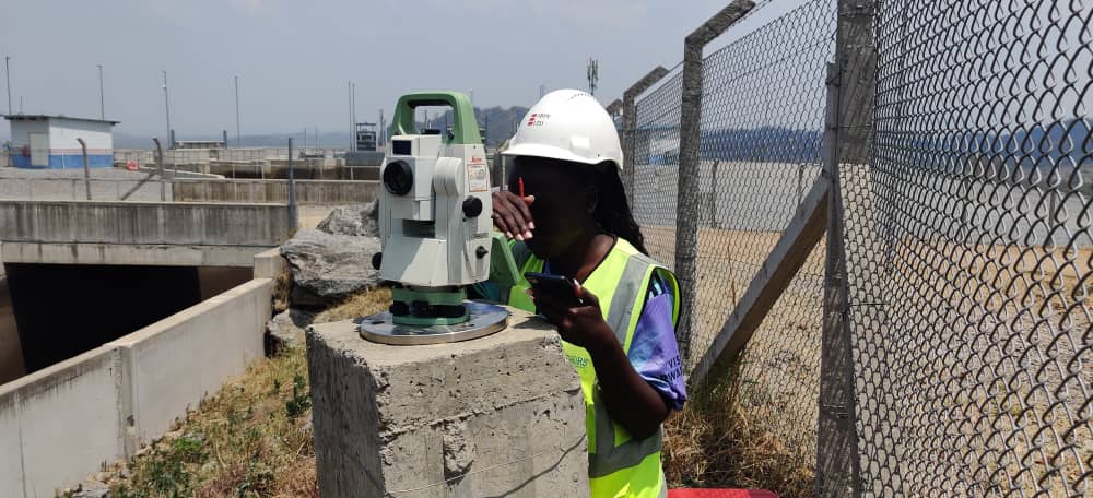 Mukisa42's tweet photo. My favorite instrument lately despite the sunshine👷.
ZWE Surveys and Mapping. https://t.co/nv9tLhwzxk