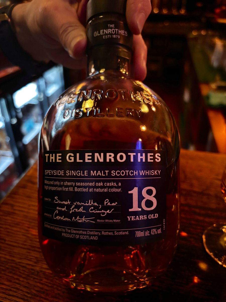 It’s a #SpeySide #SingleMalt this evening. Thank you Egon for the lovely hospitality #SundayNightSip 🥃