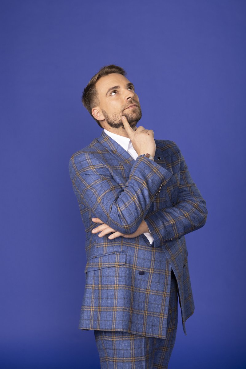 ghoficial's tweet photo. ✨ YA TENEMOS A LOS PRIMEROS FINALISTAS ✨ José María Almoguera es uno de los candidatos para llevarse el maletín 🏆

🔁 Es mi GANADOR
❤️ Mi ganador es otro

Esta noche en el #GHDBT7 arranca su campaña, a las 23:30H en @telecincoes con @ionaramendi 💙 #GH23F https://t.co/58RKP6aMvY