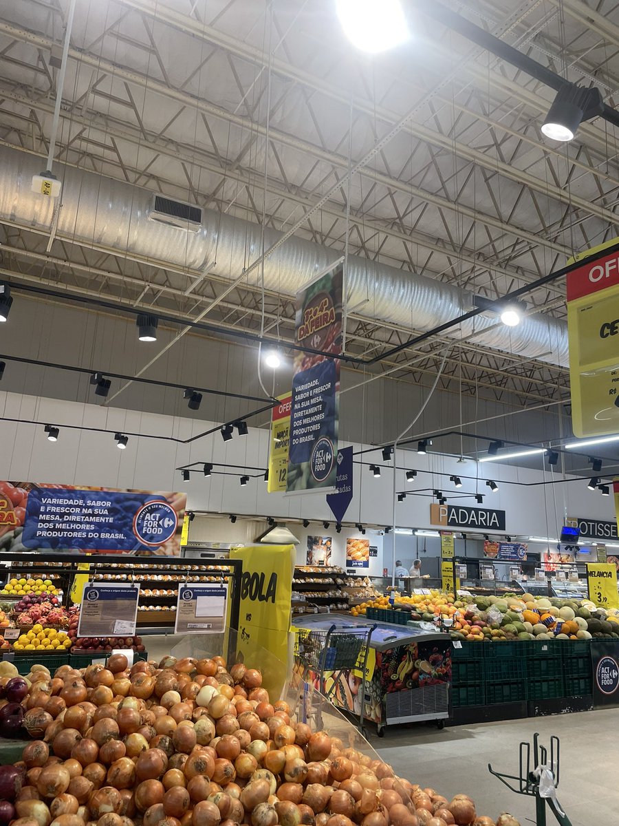 KLEBS0N's tweet photo. Comprar frutas ou legumes em pleno domingo é uma paz https://t.co/YcdOfjPvwR