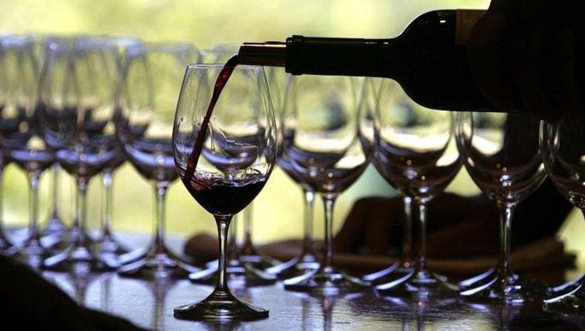 IlGustoit's tweet photo. Slow Wine Fair: “Il packaging del vino va ripensato: alleggeriamo le bottiglie” https://t.co/RwZANq819o https://t.co/iPsigfOfDR