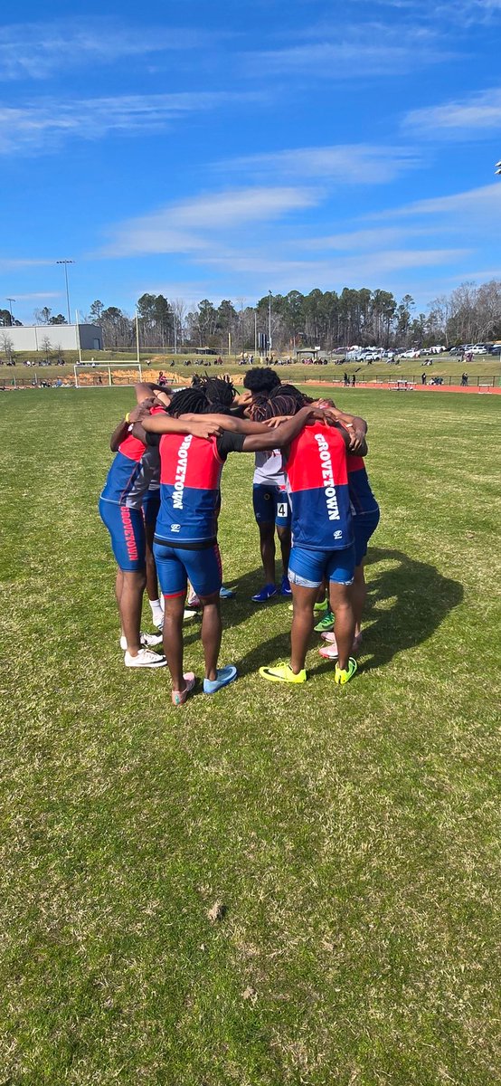 CoachFlournoy's tweet image. Grovetown girls finished 1st at the BSN Early Bird Inv and the Grovetown Boys finished 3rd
@_H1EM_  2nd in the 400m 51.92 and Damon Edwards first in the HJ 6'2. Maddis9n Brister finished first in 409m 55.10 and Ahyonna Hogan 1st in HJ 4'6..#THEGROVE #MOVEEE #REDBEANS