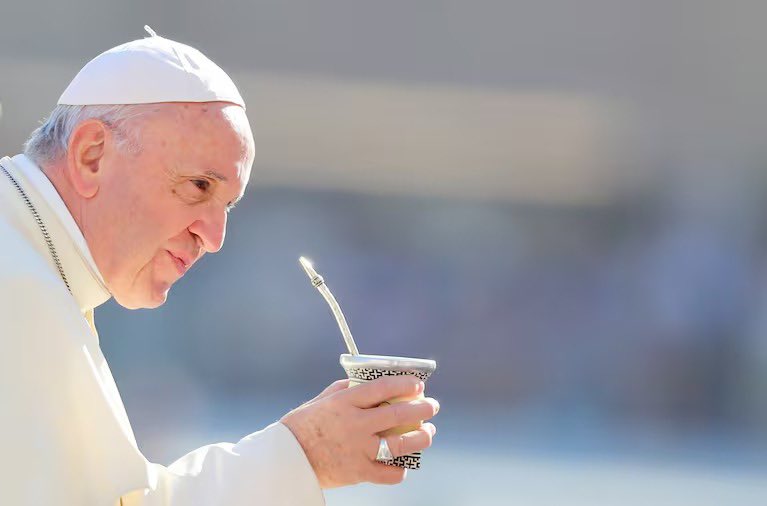 Fuerza #PapaFrancisco, rezamos por tu salud. 

Nuestro querido Papa es un líder que inspira paz y esperanza, él representa el llamado a construir un mundo más justo basado en la dignidad humana. 

Deseamos de corazón tu pronta recuperación <a href="/Pontifex_es/">Papa León XIV</a>.