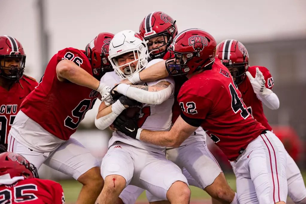 Awesome weekend in Seattle with <a href="/WSFCA1/">WSFCA</a> and talking ball with coaches around the state. Thank you <a href="/GlazierClinics/">Glazier Clinics</a> for allowing me to speak on Wildcat Tackling! #GoCats #CSH