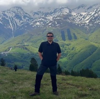 VirginAllTheWay's tweet photo. @osvetakosova @Premta @IgorJaramaz @kos_data Mid-life crisis caught up with you huh Jović? https://t.co/UNkUuHyLOn