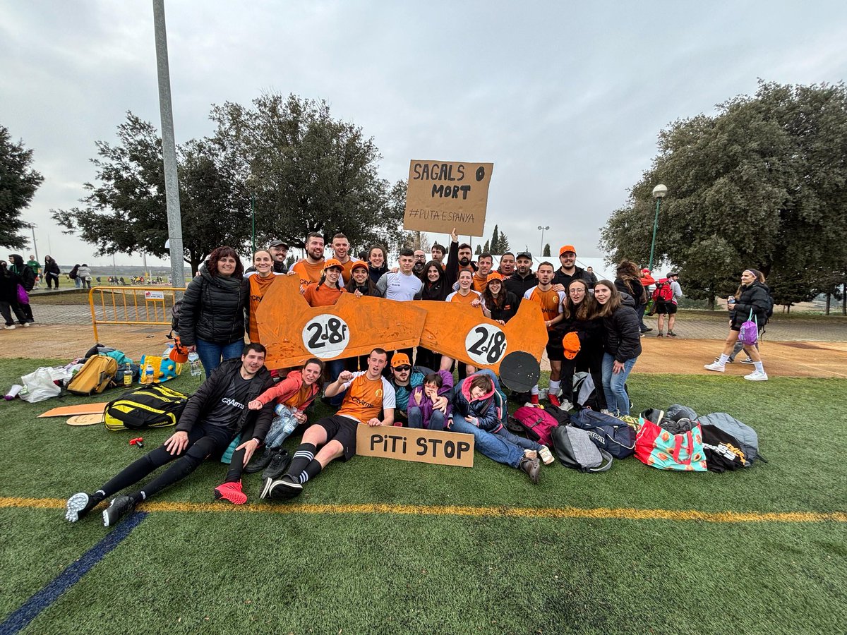 SagalsdOsona's tweet photo. Aquest cap de setmana hem participat al @torneigcdlleida . Volem donar les gràcies a @CdLleida i a l'organització per aquest torneig! Ens ho hem passat d'allò més bé! #sagals #castells https://t.co/WdBukRj7YK