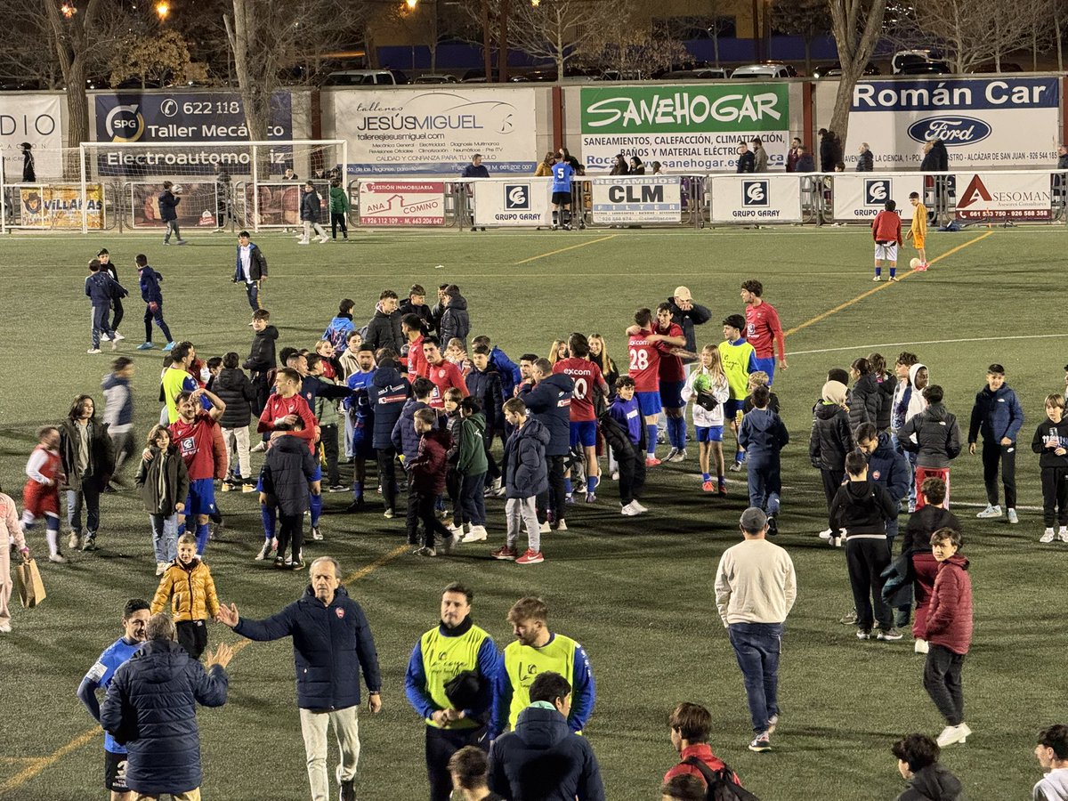 FINAAAAAALLLLL!!!!! SE QUEDAN LOS 3 PUNTOS EN EL DELGADO MECO!

2️⃣ Sporting de Alcázar 
0️⃣ UD Almansa