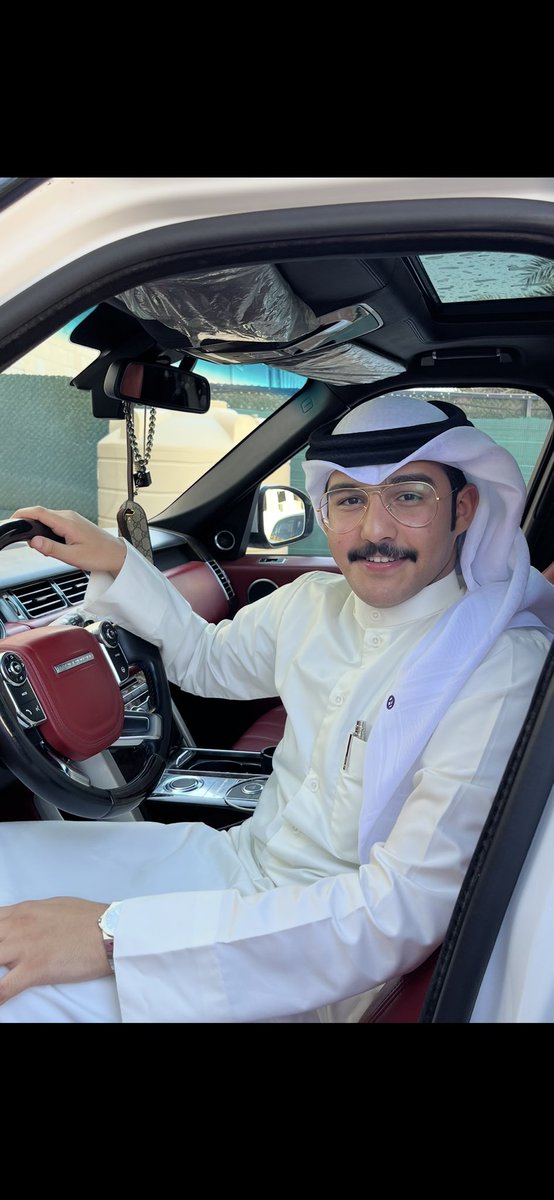 أدعوك بملء قلبي أن تبرئ أخي أنور من كل سقم اللهم صب عليه عافيتك واشمله برحمتك وثبت اليقين في قلبه وعوضه عن ايام الوجع والألم خيراً ونوراً وعافية