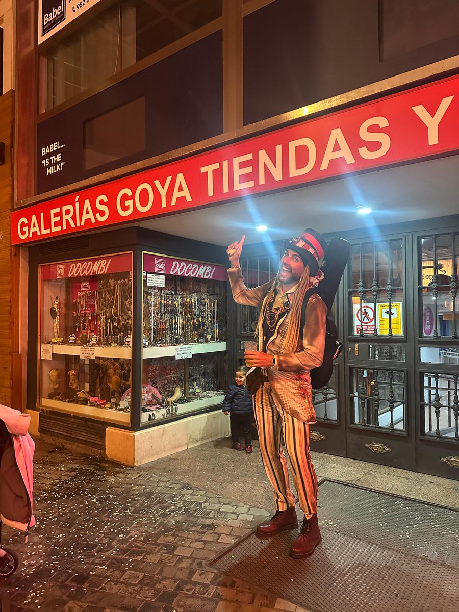 Comparsa Momas (@comparsamoma) on Twitter photo Ahora hacemos parada en Galerías Goya para cantar nuestras coplillas,vamooooos #carnaval <a href="/CarnavalMLG/">Carnaval de Málaga</a> <a href="/ComparsaMoma/">Comparsa Momas</a> @diadoref Ahora hacemos parada en Galerías Goya para cantar nuestras coplillas,vamooooos #carnaval <a href="/CarnavalMLG/">Carnaval de Málaga</a> <a href="/ComparsaMoma/">Comparsa Momas</a> @diadoref