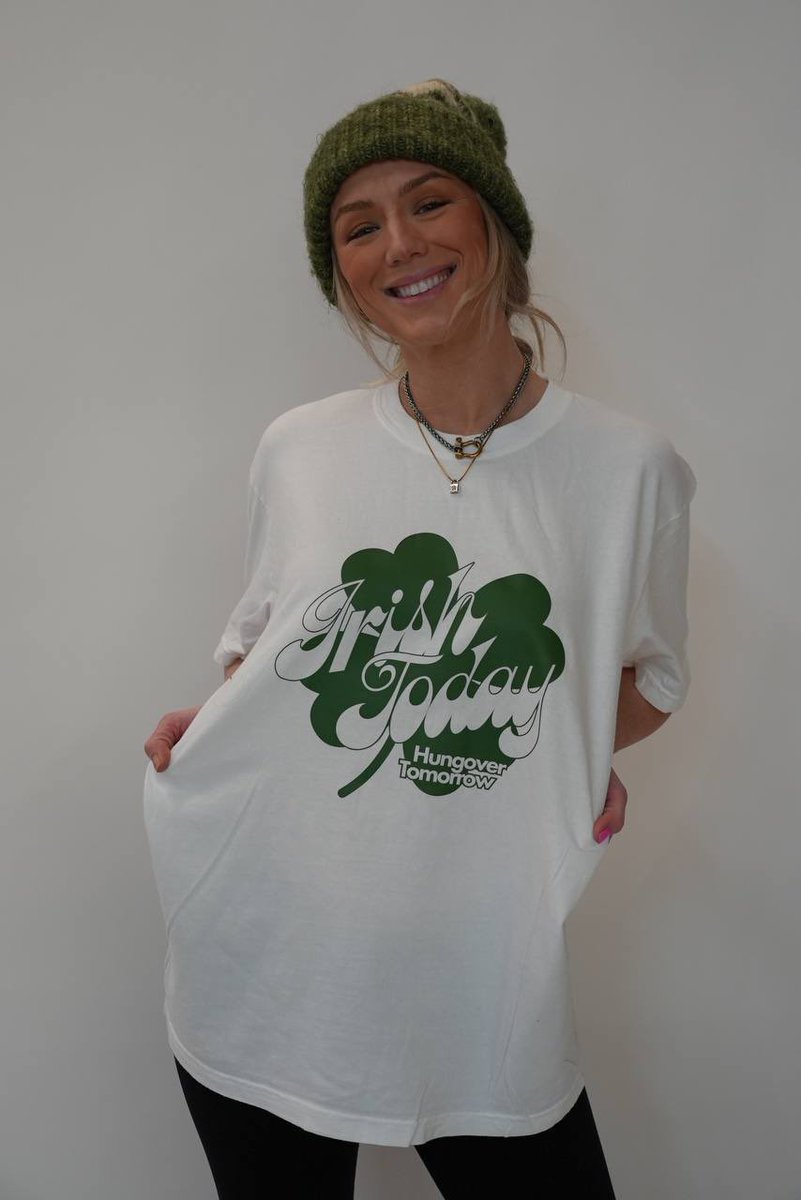 jmuchicks's tweet image. ST PADDYS DAY IS JUST AROUND THE CORNER … Or as the Irish would say, just over the rainbow 😏 Get your darty merch now! store.barstoolsports.com/collections/it…