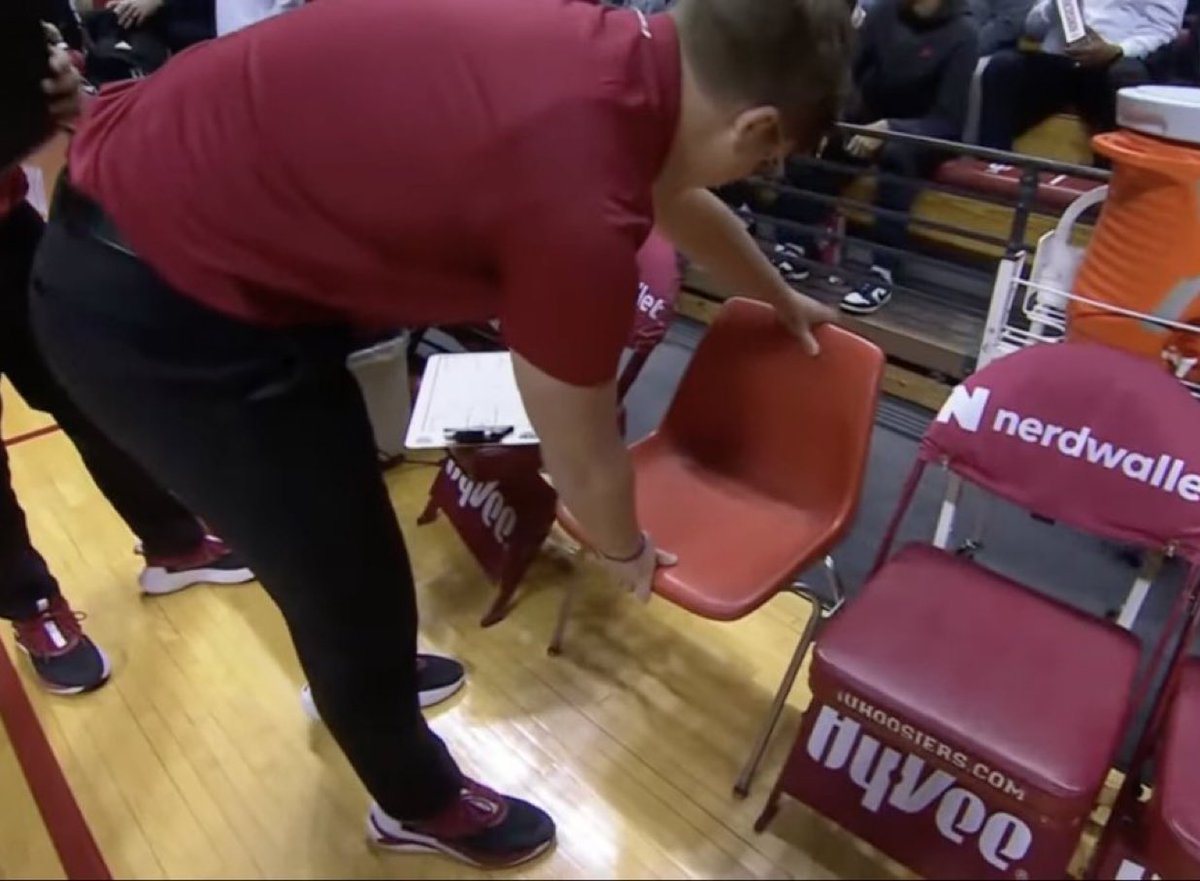 The Jump Sports (@thejumpsports) on Twitter photo Mike Woodson is sitting in the EXACT chair Bob Knight got ejected for throwing across the court 40 years ago today 🤣🤣
(Via <a href="/TheFieldOf68/">The Field of 68</a>) Mike Woodson is sitting in the EXACT chair Bob Knight got ejected for throwing across the court 40 years ago today 🤣🤣
(Via <a href="/TheFieldOf68/">The Field of 68</a>)
