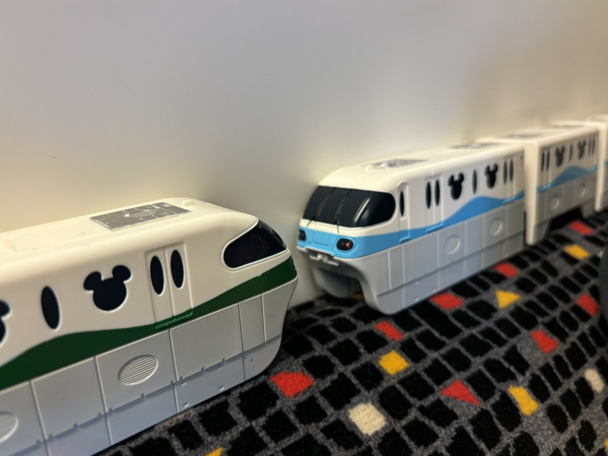 GreenWaveType_C's tweet photo. GreenWaveと申します
2020年頃から数年間鉄道ファンをやっていたのですが久しぶりに舞浜に足を踏み入れたら舞浜への情熱が時を超えて再燃してしまい止まらなくなってしまった暴走機関車のような人です
鉄道ファンを経て戻ってきてしまうとERやリバ鉄に目を輝かせてしまいます
よろしくお願いします！ https://t.co/2a6qpdOdbV