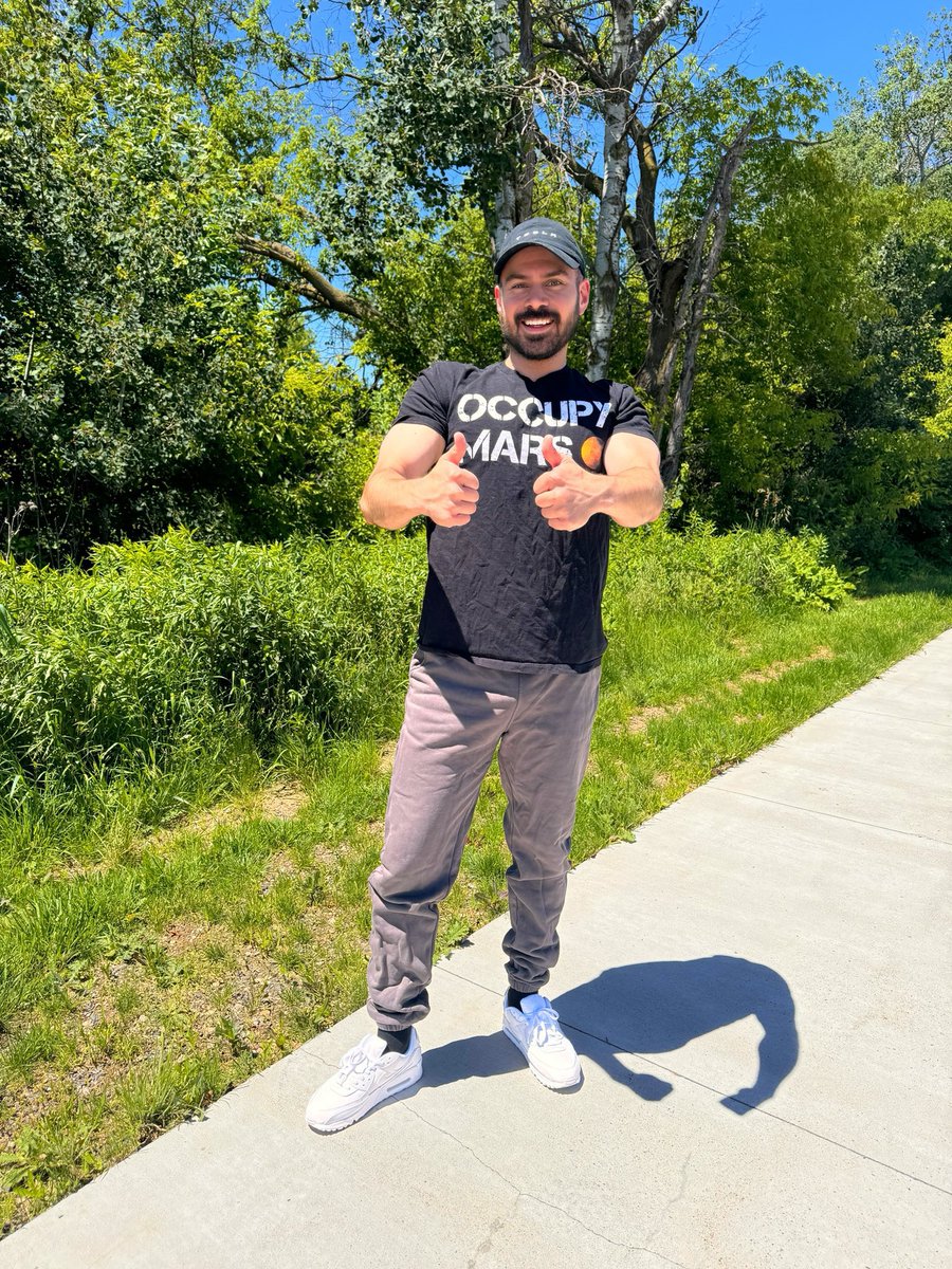 Hi, my name is Dalton Brewer

I’m from Minnesota and I love Tesla and support Elon Musk