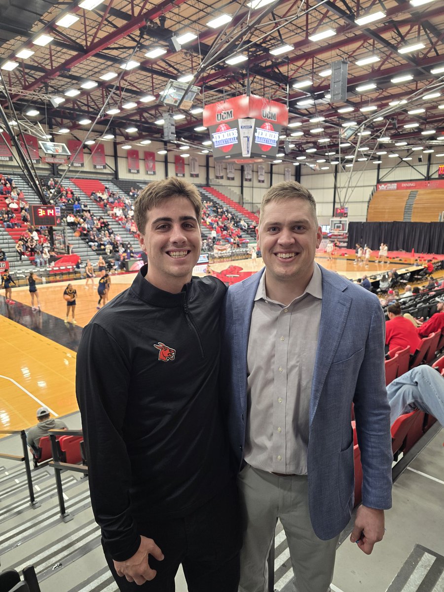 It was a historic weekend in the Burg' as we honored 2x <a href="/HarlonHillAward/">Harlon Hill Award</a> winner, Zach Zebrowski &amp; @UCMMULES Hall of Fame Inductee, Garrett Fugate! Two of the very best to lead Mules Football! #EPIC <a href="/zach_zebrowski5/">Zach Zebrowski</a> <a href="/gfugate10/">Garrett Fugate</a>