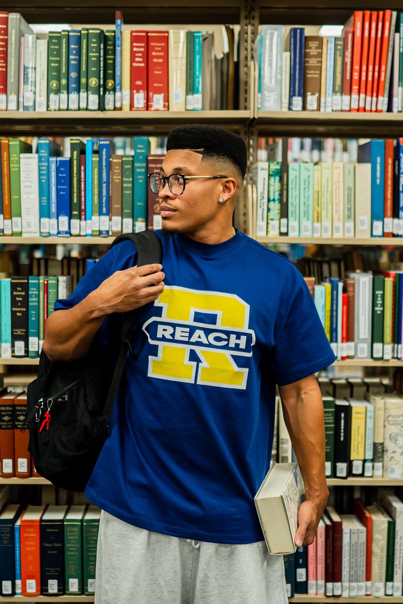 reachtpa's tweet photo. Reach “University” T-Shirt in Navy Blue 📖

Shop our upcoming Spring/Summer ‘25 Collection 02.28.25 INSTORE and ONLINE at https://t.co/YvHuFLybw1

📸 @quinton2times https://t.co/omkZ4O9qs0