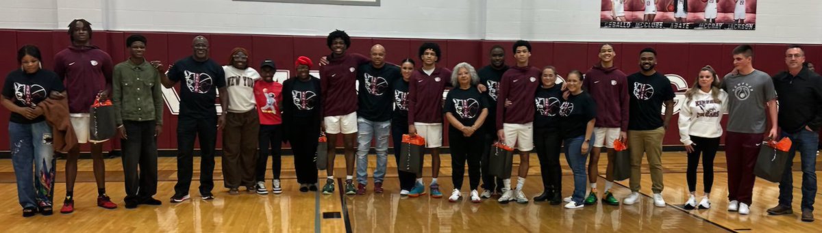 S/o to my SIX Seniors - 

We demanded that you 
Be MORE this season &amp; you delivered! #GrowthMindsets

No Kempner 🏀 Team has gone further in school history! #FindAWay 

<a href="/KHS_Cougars/">Kempner High School</a> 
<a href="/FBISDAthletics/">Fort Bend ISD Athletics</a> 
#TXHSHoops 

#RecruitKempnerCougars 

#WoW