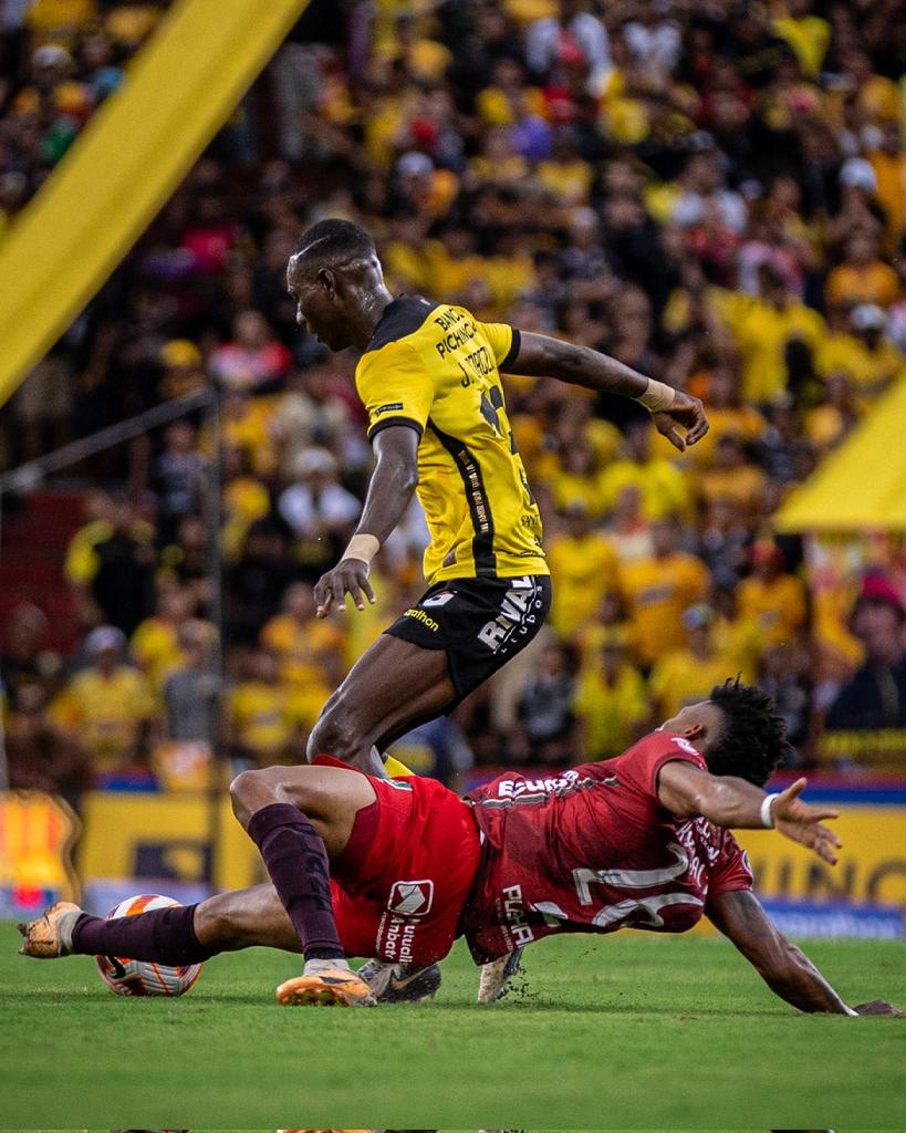 BarcelonaSC's tweet photo. ¡HASTA EL FINAL, VAMOS ÍDOLO!

Últimos 5 minutos 
#BSCvsMSC 1-0 

#BarcelonaSomosTodos https://t.co/7DlrBh8iHt