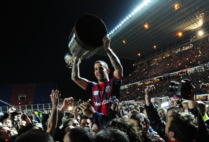 janolopezz_'s tweet photo. @CAHuracan que campeonato están festejando tanto? https://t.co/XpTKZzwB81