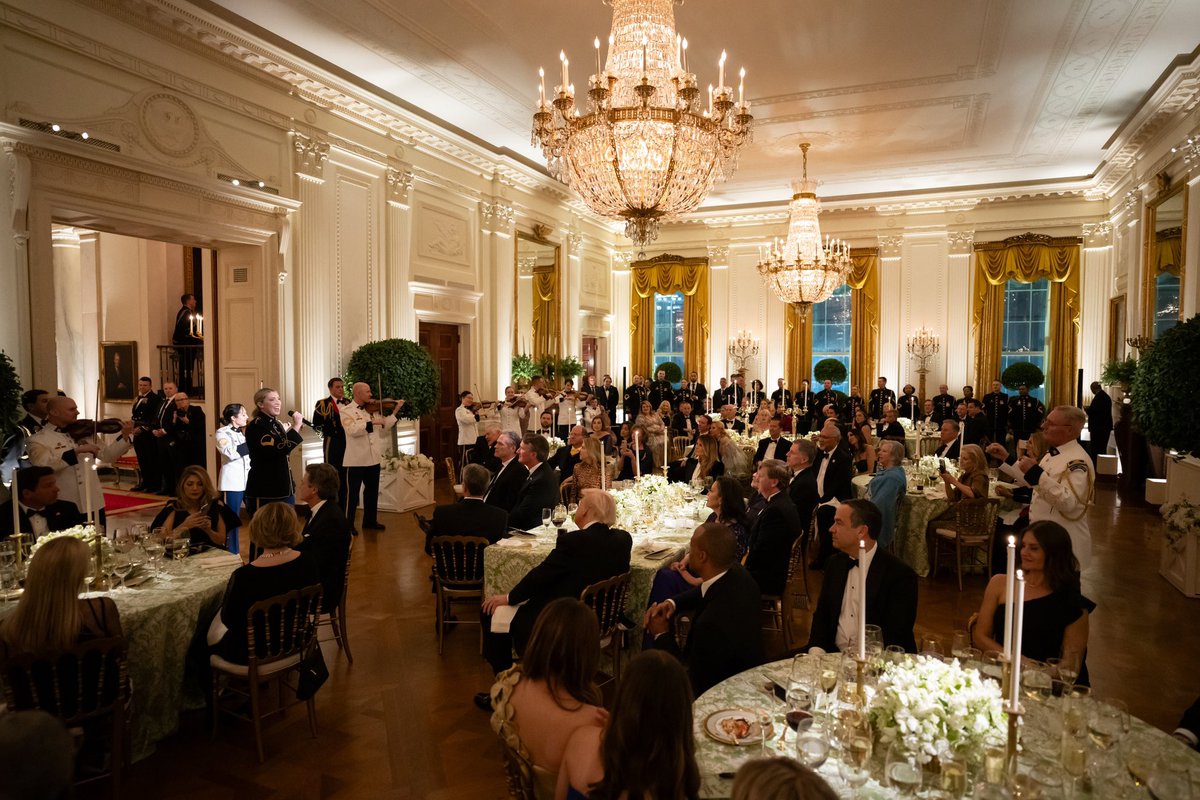 FLOTUS's tweet image. It was an honor to host our distinguished governors at the White House. Together, we embraced a moment of unity, forging a path toward a brighter future for all.
