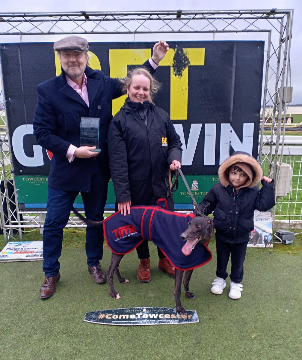 Towcester Stayers  

🥇🏆Fabulous Heka - 43.36
🥈Doohoma Princess 
🥉Bogger Cash

Well done to owner Mr D Firmager &amp; Trainer Patrick Janssens