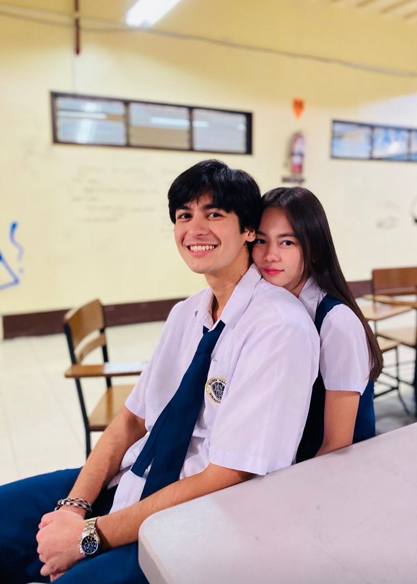jmslvs's tweet photo. my parents 🥹🤘 https://t.co/VdA1zGjdnT