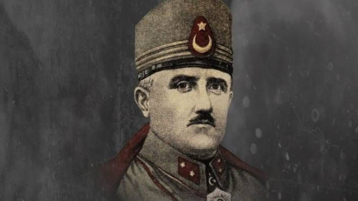 Geçen sene Erzurum'da yakaladığımız Müslüman olmuş Rus casusunu temize çıkarmak için bir mahalle halkının karargahıma geldiği zaman hallerine bakıp da hatıratıma şunu kaydetmiştim:

"Ey Türk oğlu! Sen pek safsın, seni herkes aldattı! Erdim diyen, döndüm diyen çemberinden