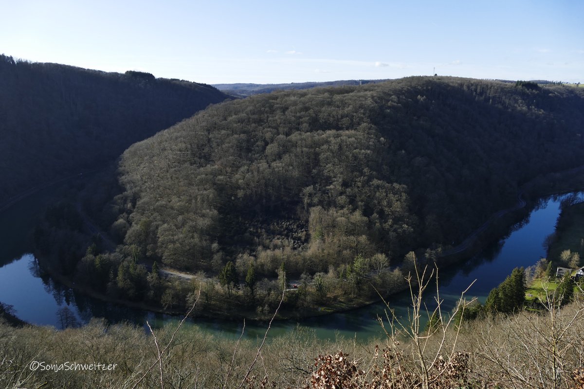 HessenSonja5767's tweet photo. Am Aussichtspunkt bei der Lahnschleife bei Bremberg................. #Aussichtspunkt #Lahn #Lahntal #Ausflugsziel #Ausflugstipp #wandern #RheinLahnKreis #Bremberg #RheinlandPfalz #RLP #RLPerleben #Germany https://t.co/EA8th7SNOm