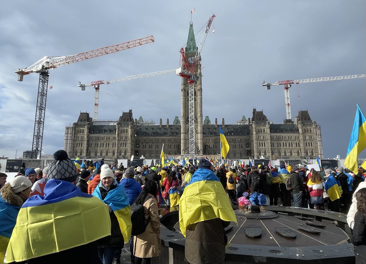 A sea of blue and yellow today on Parliament Hill, on the eve of the third anniversary of Russia’s savage full-scale war against Ukraine #ottawa #standwithukraine