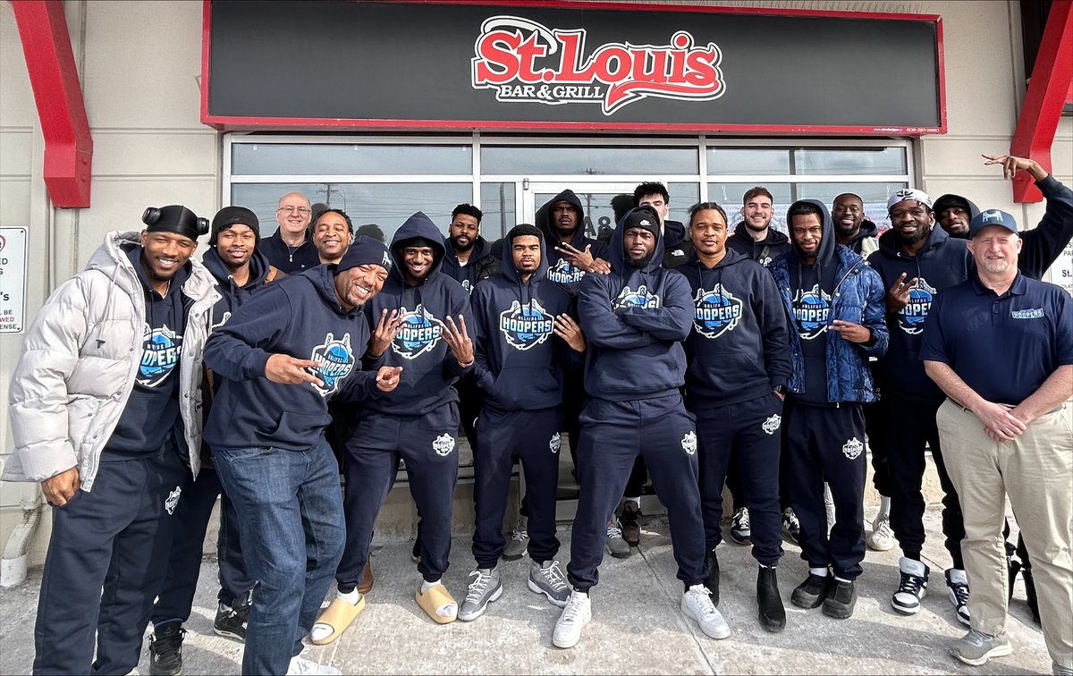 The Hoopers pulled up to St. Louis Bar &amp; Grill Moncton for the ultimate pre-game feast!

Big thanks to the squad for keeping us fueled and ready to hoop! 🔥💪🏽

#halifaxhoopers