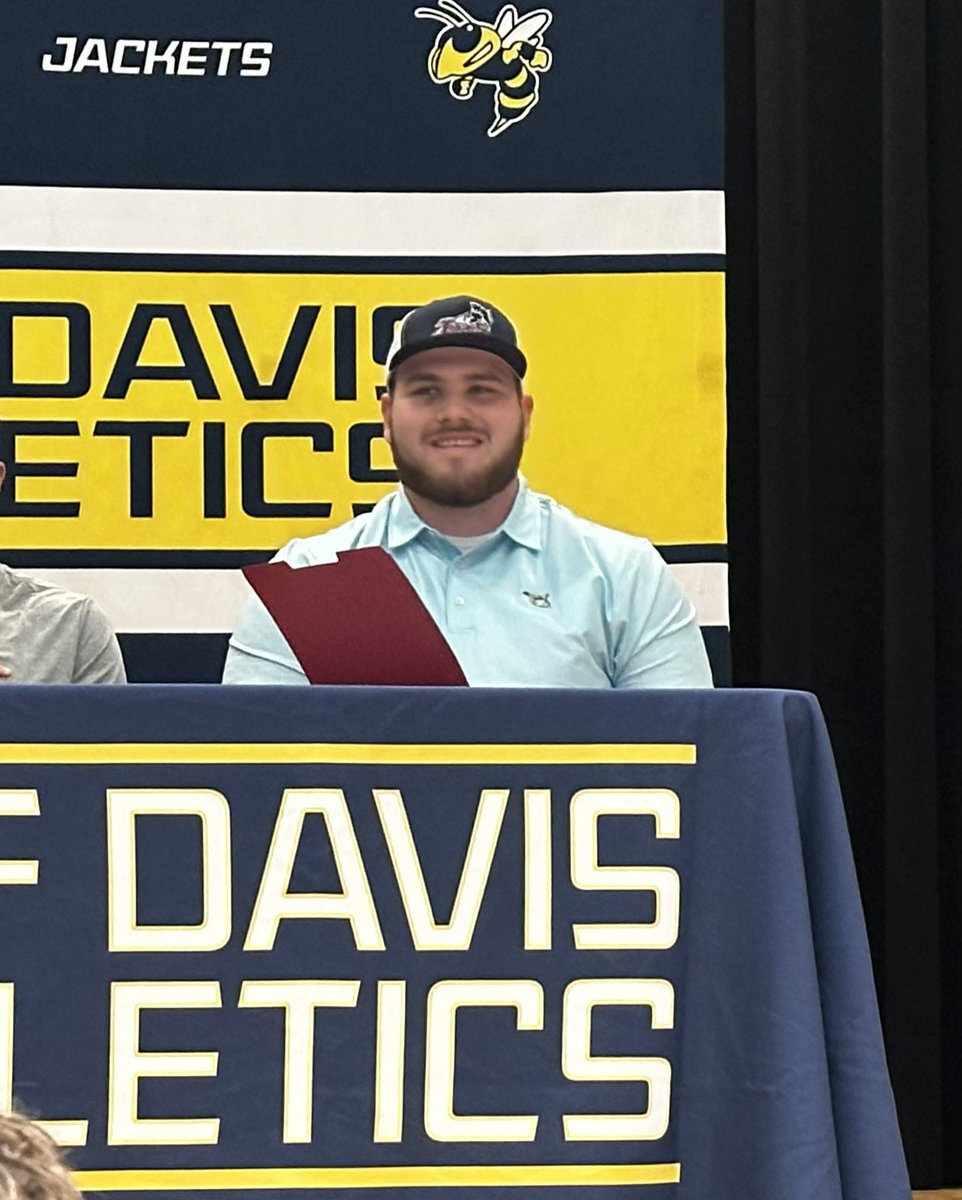 JeffDavisfbRecruits (@jdfbrecruits) on Twitter photo Signing day in #ThePinelands. <a href="/RecruitGeorgia/">Recruit Georgia</a> 1st All State OL <a href="/KadeCarver/">Kade Carver</a> put pen to paper today in committing to play at <a href="/CGTCAthletics/">CGTC Titans</a>. <a href="/CoachDiniak/">Matt Diniak</a> <a href="/CoachKato97/">Coach Kato Hitson</a> <a href="/Coachvetmiller/">Coach Vet Miller</a> <a href="/TheBigGuyWJCL/">Frank Sulkowski WJCL</a> <a href="/AmyZimmerWJCL/">Amy Zimmer</a> Signing day in #ThePinelands. <a href="/RecruitGeorgia/">Recruit Georgia</a> 1st All State OL <a href="/KadeCarver/">Kade Carver</a> put pen to paper today in committing to play at <a href="/CGTCAthletics/">CGTC Titans</a>. <a href="/CoachDiniak/">Matt Diniak</a> <a href="/CoachKato97/">Coach Kato Hitson</a> <a href="/Coachvetmiller/">Coach Vet Miller</a> <a href="/TheBigGuyWJCL/">Frank Sulkowski WJCL</a> <a href="/AmyZimmerWJCL/">Amy Zimmer</a>