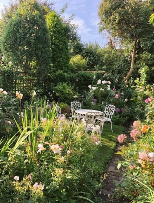 Watch 🕯🏰's leaked NSFW photo on TwXstars