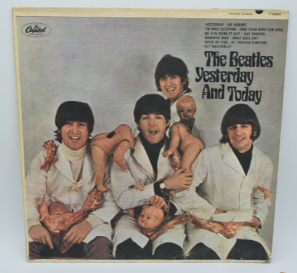 TextBlogRNRoll's tweet photo. Un exemplaire du #vinyle des Beatles #YesterdayAndToday a été adjugé à 9316.80 € au cours d’une vente fleuve exclusivement dédiée au groupe.
plus d'infos (via @Yazidmanou) : https://t.co/Ue08pJB9t1
#beatles #butchercover #vinyl #auction #fabfour #encheres #rock #pop #poprock https://t.co/XJDBZuHn4P