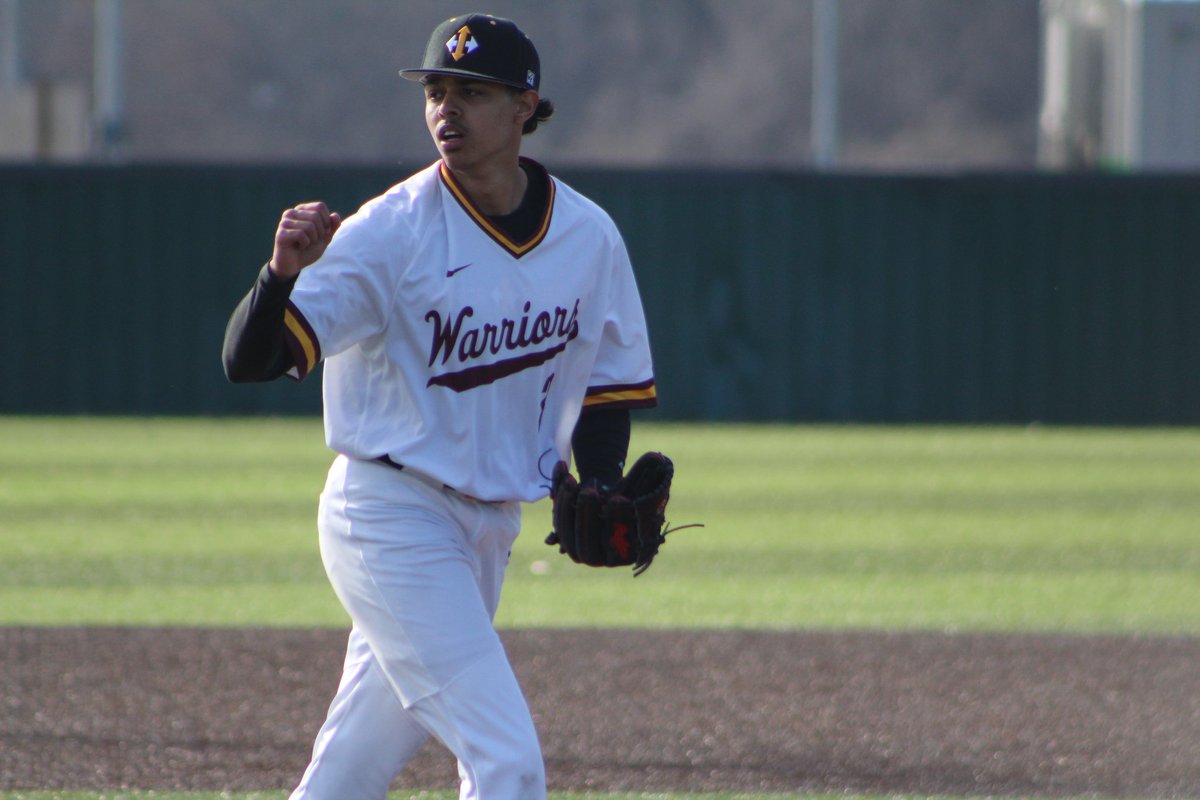 Kayne Braxton closes out the win on the mound 👊 

C. Clark | 1-3, HR, 3 RBI
T. Nagel | 1-2, HR
C. Huebner | 5.0 IP, O ER

#WarriorNation