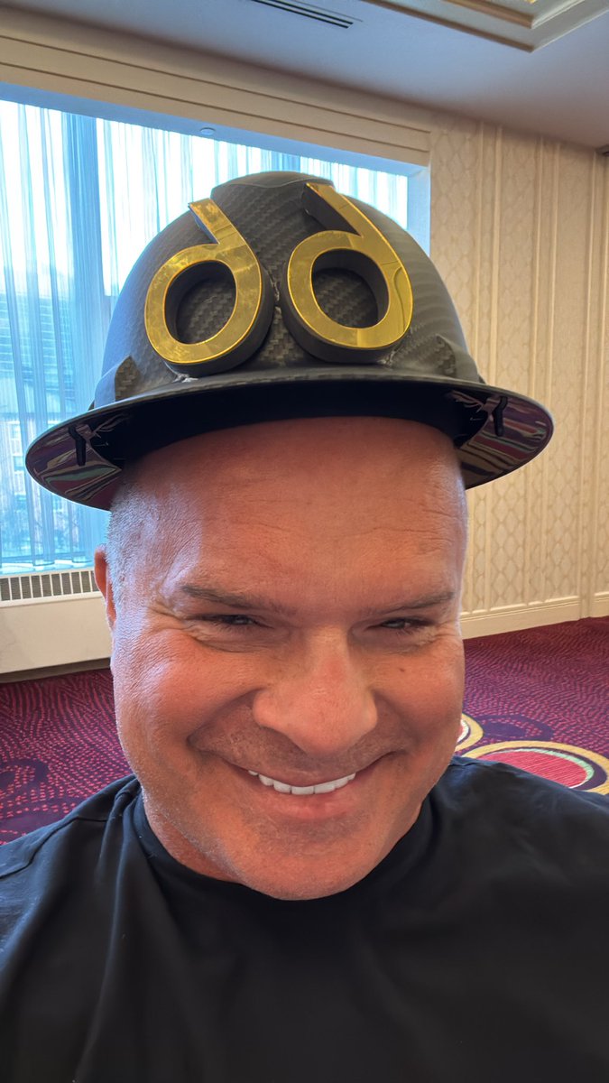 Head Pants Now!!!!Our MVP!! ⁦<a href="/thereal_tiedomi/">Tie Domi</a>⁩ coming in for Razor!! ⁦<a href="/MarioLemieuxFdn/">Mario Lemieux</a>⁩ #Camp66
